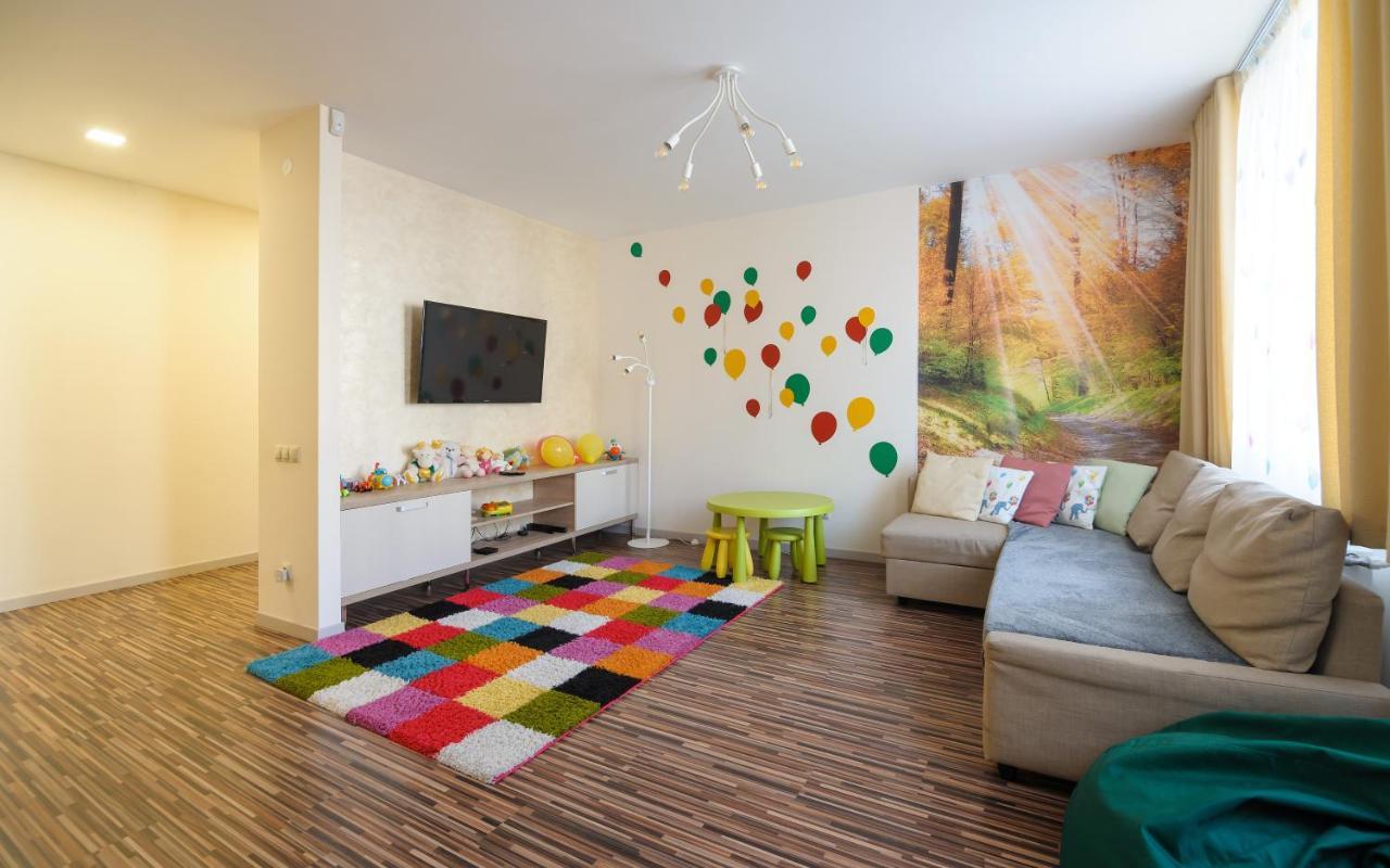 Colored Balloons - 3 Bedrooms, 3 Bathrooms, Equipped Large Apartments Lviv Exterior photo
