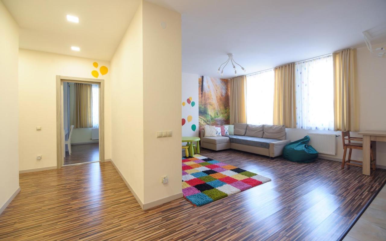 Colored Balloons - 3 Bedrooms, 3 Bathrooms, Equipped Large Apartments Lviv Exterior photo