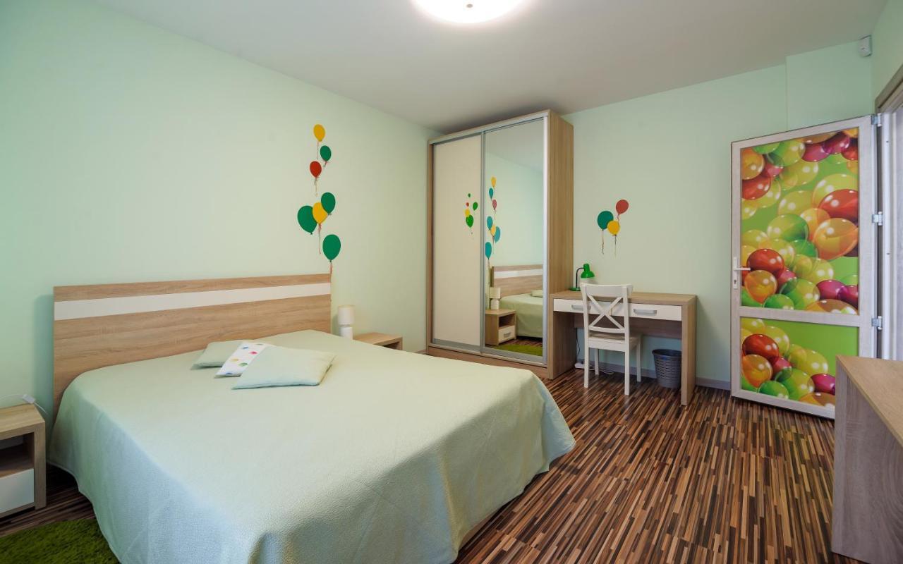 Colored Balloons - 3 Bedrooms, 3 Bathrooms, Equipped Large Apartments Lviv Exterior photo