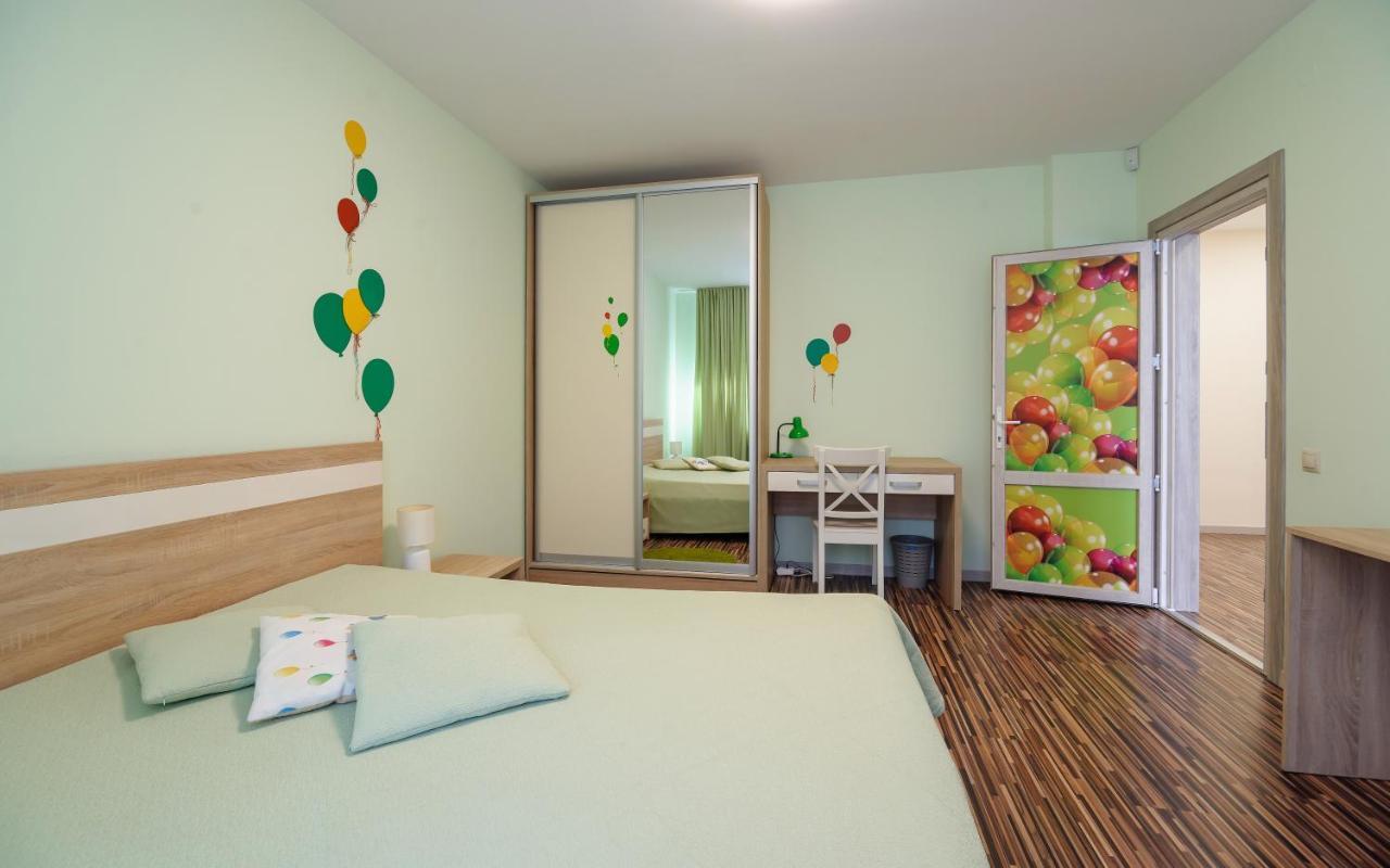 Colored Balloons - 3 Bedrooms, 3 Bathrooms, Equipped Large Apartments Lviv Exterior photo