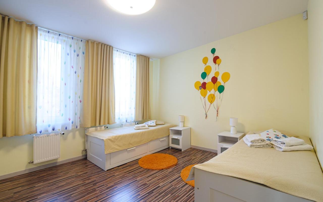 Colored Balloons - 3 Bedrooms, 3 Bathrooms, Equipped Large Apartments Lviv Exterior photo
