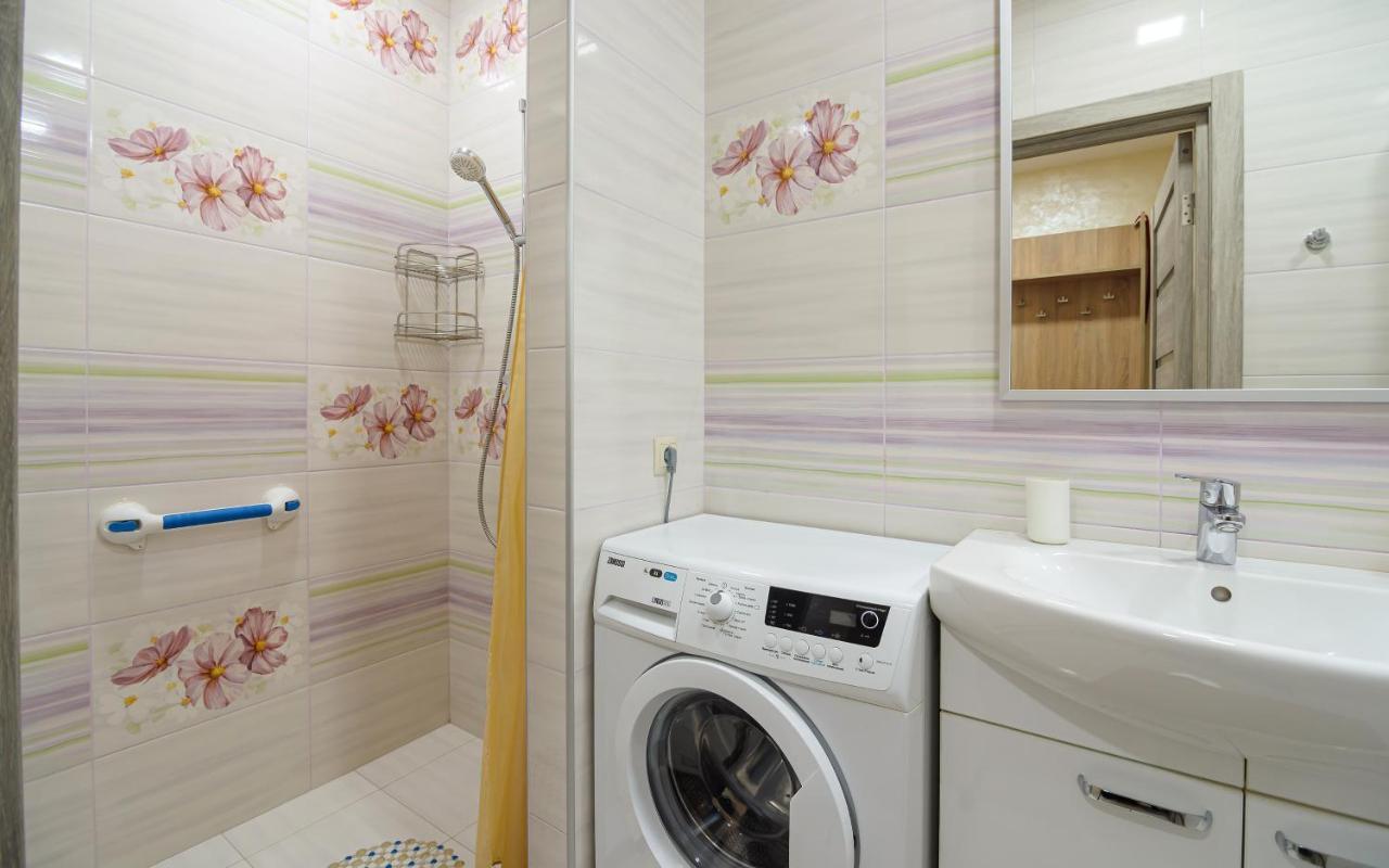 Colored Balloons - 3 Bedrooms, 3 Bathrooms, Equipped Large Apartments Lviv Exterior photo