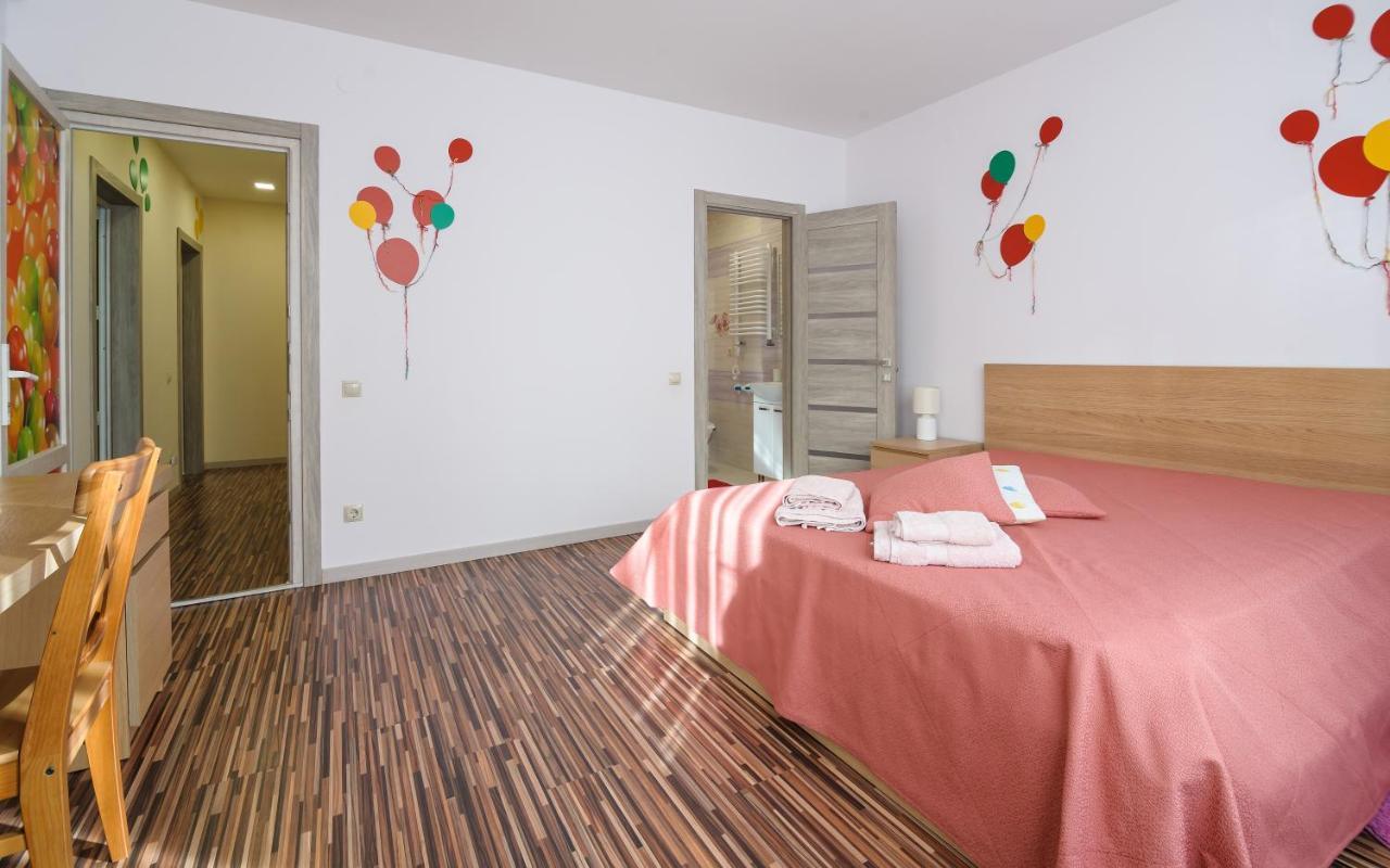 Colored Balloons - 3 Bedrooms, 3 Bathrooms, Equipped Large Apartments Lviv Exterior photo