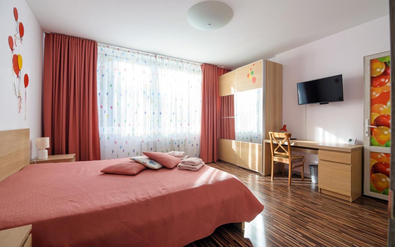 Colored Balloons - 3 Bedrooms, 3 Bathrooms, Equipped Large Apartments Lviv Exterior photo