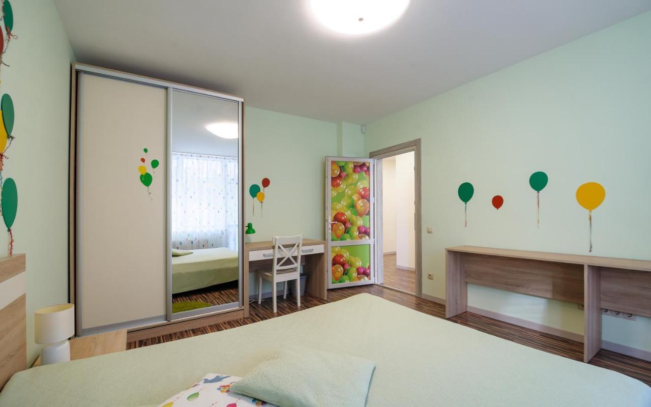 Colored Balloons - 3 Bedrooms, 3 Bathrooms, Equipped Large Apartments Lviv Exterior photo