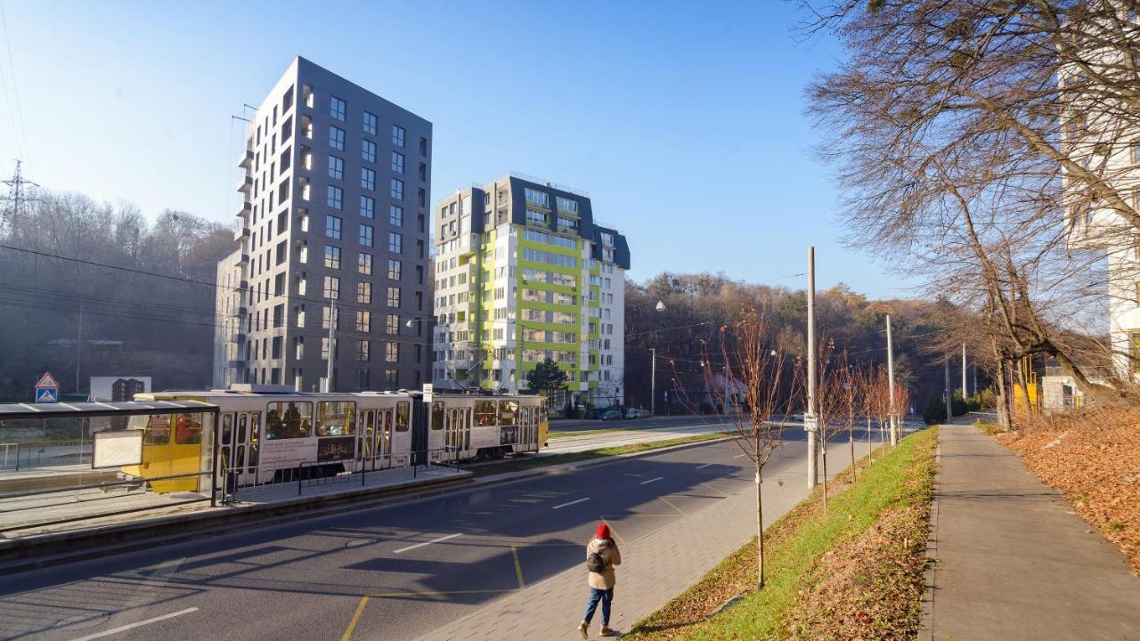 Colored Balloons - 3 Bedrooms, 3 Bathrooms, Equipped Large Apartments Lviv Exterior photo